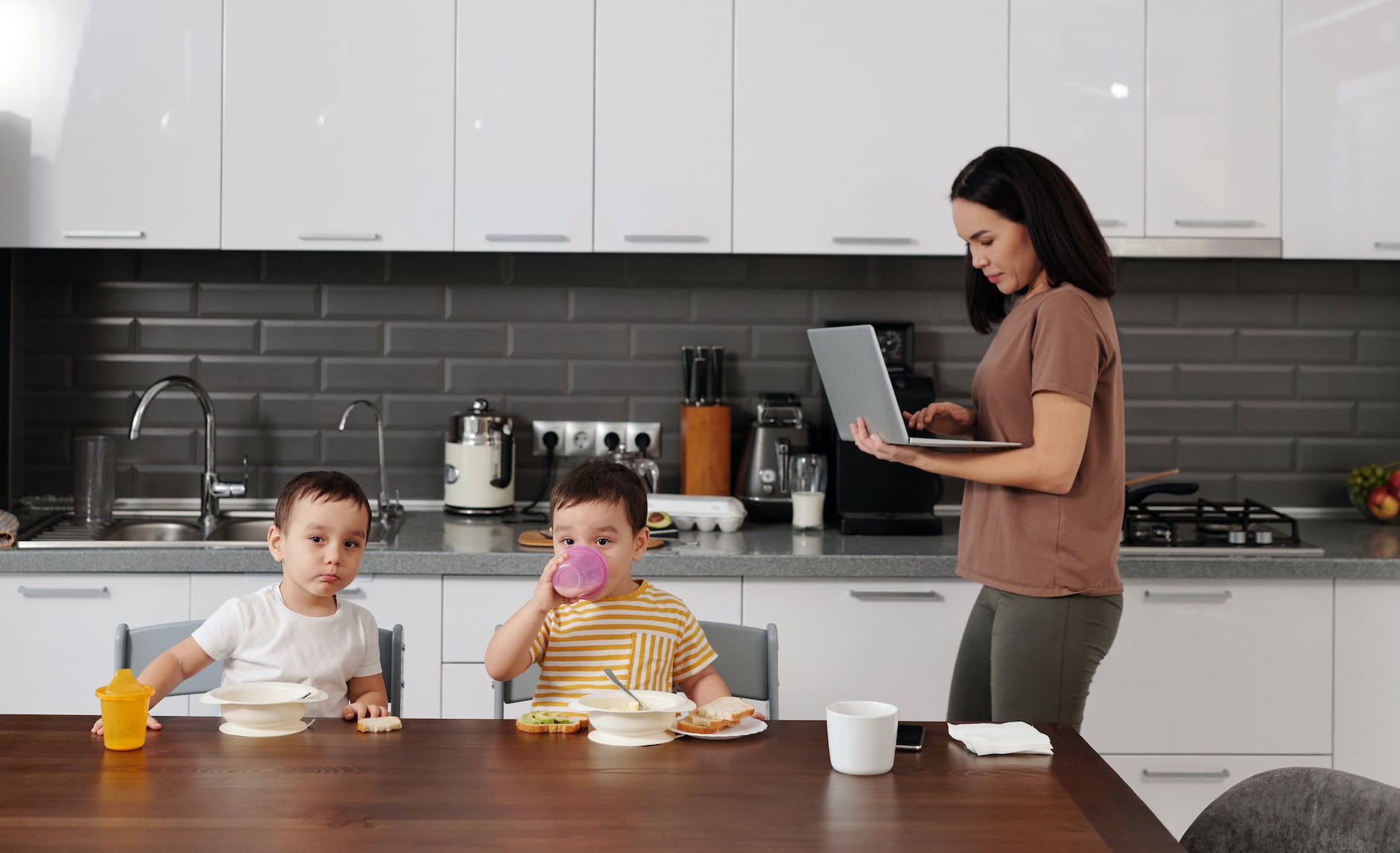 Keeping Mentally and Physically Fit as a Parent Working From Home